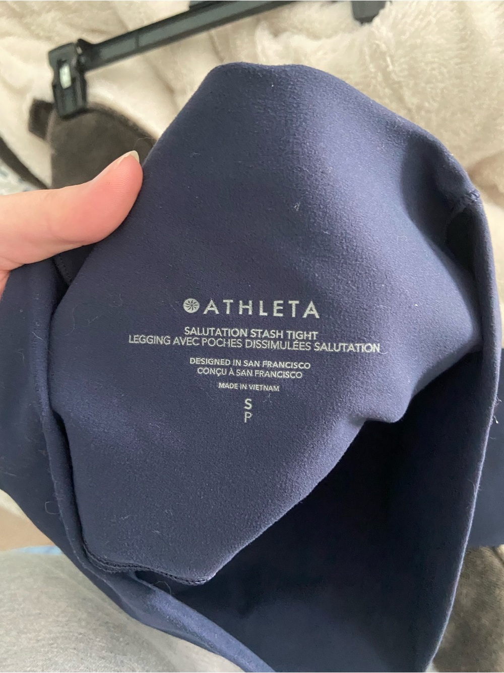 athleta salutation stash navy capris size small - Picture 5 of 5